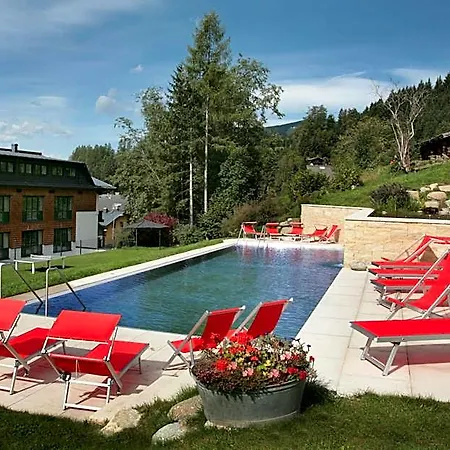 Lukashansl Hotell 3*