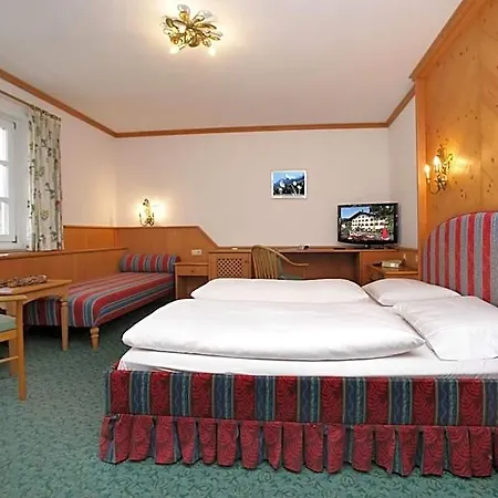 Lukashansl Hotell 3*