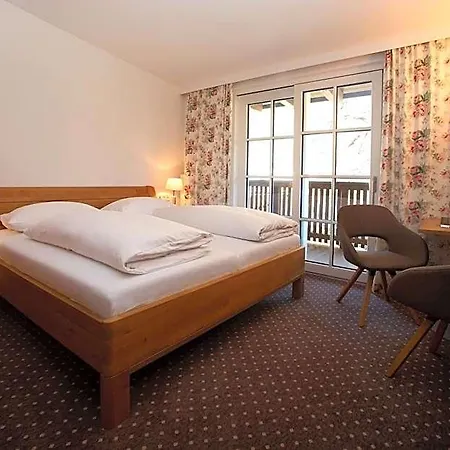 Lukashansl Hotell