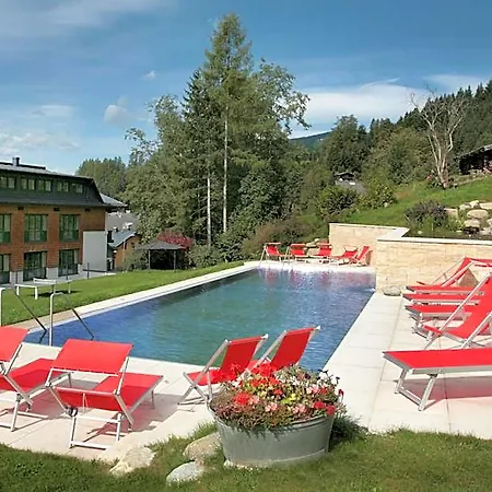 Lukashansl Hotell