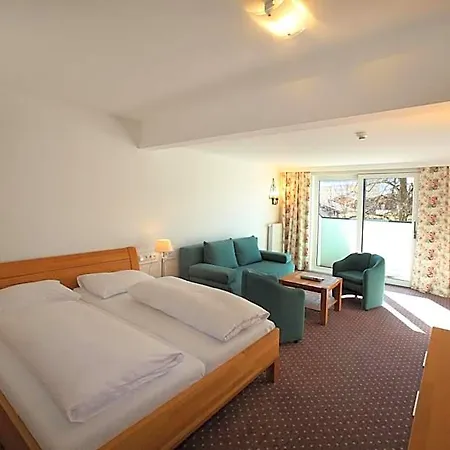 Lukashansl Hotell