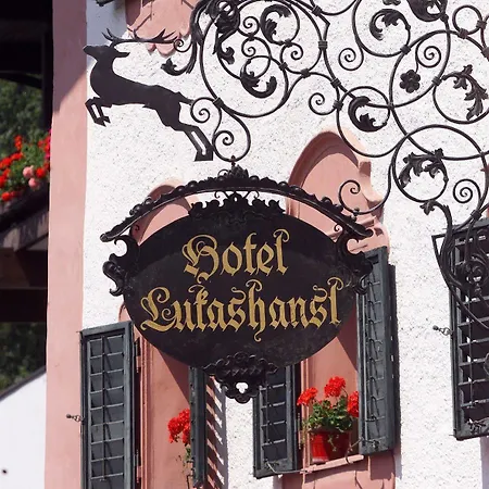 Lukashansl Hotell 3*